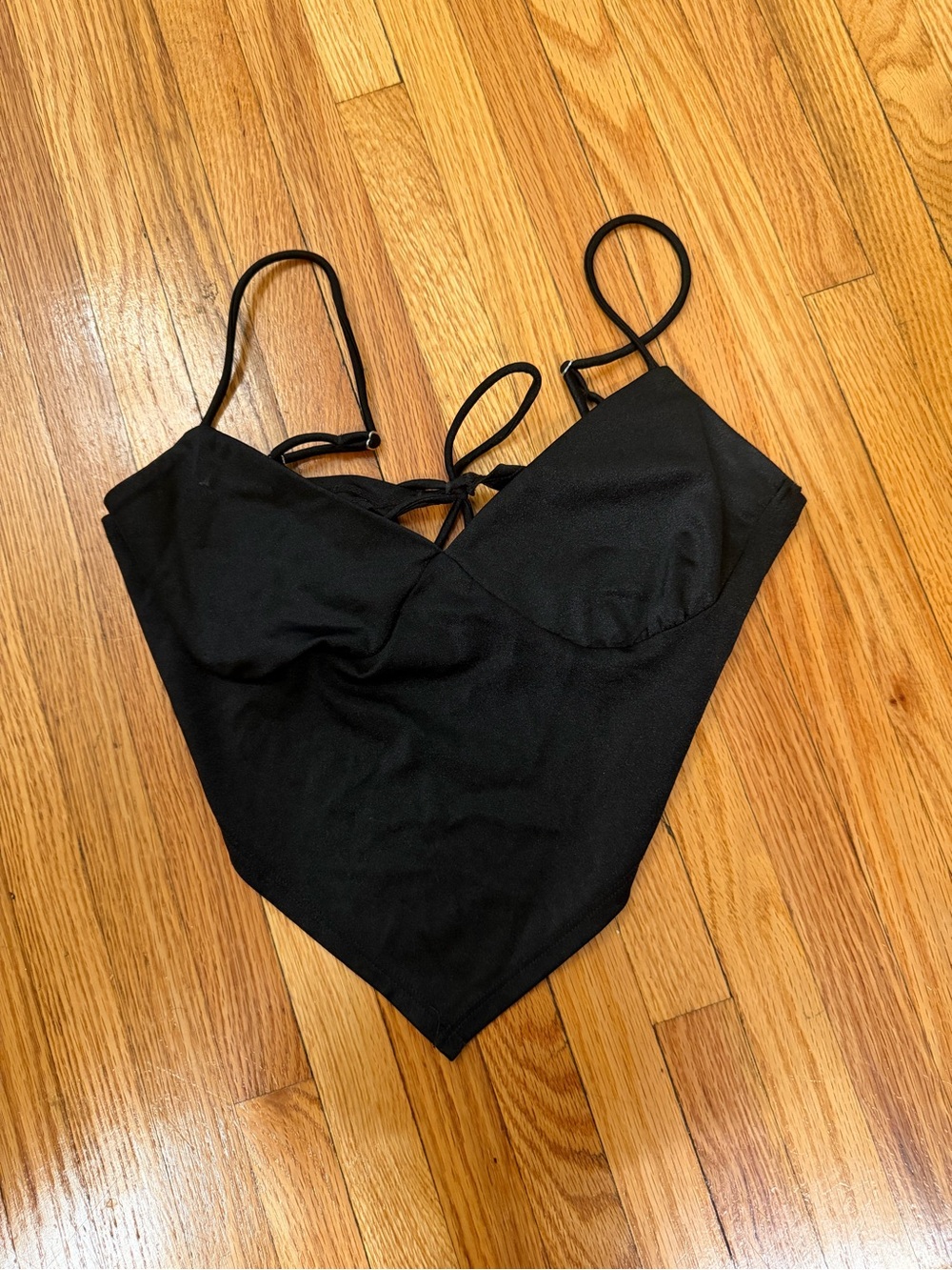 Love Tree Black Strappy Cropped Tank